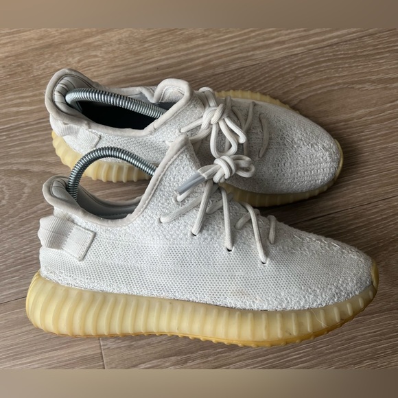 Adidas Yezzy Boost 350 V2 Low Cream White / Triple White Size 7.5 - Picture 2 of 8